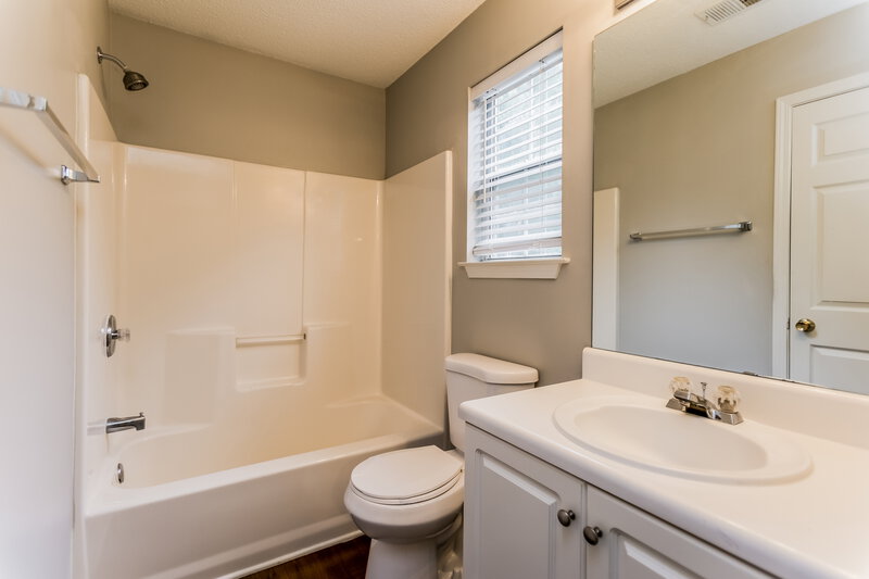 2,090/Mo, 2222 Serenity Dr NW Acworth, GA 30101 Main Bathroom View