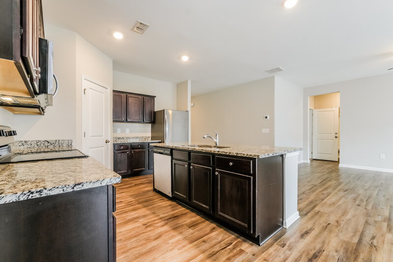 2,780/Mo, 3825 Newbury Place Dr Loganville, GA 30052 Kitchen View