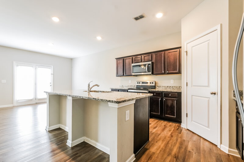 2,780/Mo, 3825 Newbury Place Dr Loganville, GA 30052 Kitchen View 3