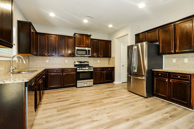 2,330/Mo, 321 Moorland Ct Lawrenceville, GA 30043 Kitchen View