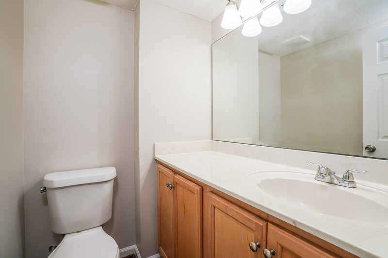 2,015/Mo, 2250 Russet Meadows Terrace Birmingham, AL 35244 Bathroom View