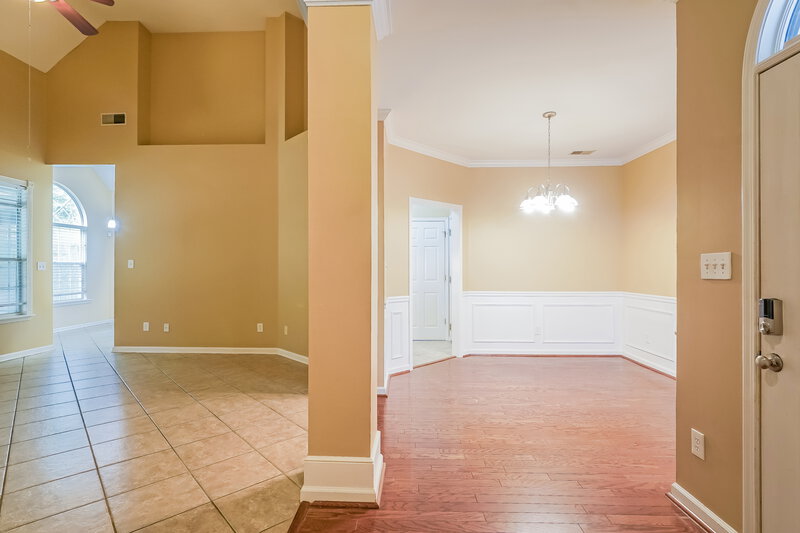 1,945/Mo, 725 Claiborne St Helena, AL 35080 Foyer View