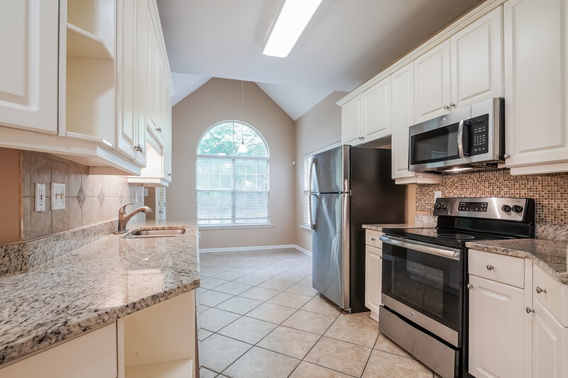 1,945/Mo, 725 Claiborne St Helena, AL 35080 Kitchen View