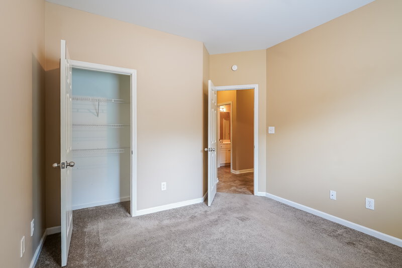 1,945/Mo, 725 Claiborne St Helena, AL 35080 Bedroom View 2