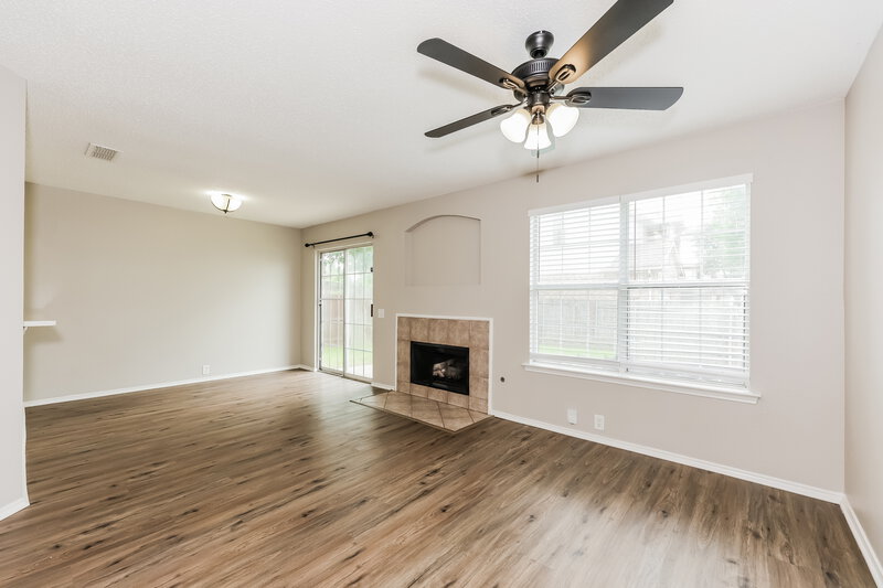 1,925/Mo, 2921 Stonewall Ln Fort Worth, TX 76123 Living Room View