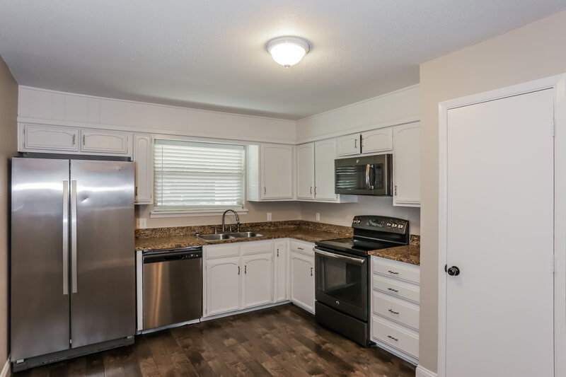 3,010/Mo, 808 Judith Street Burleson, TX 76028 Kitchen View 2