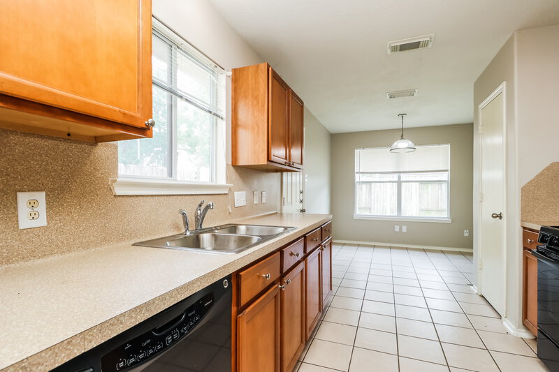 1,975/Mo, 7315 Winter Song Dr Magnolia, TX 77354 Kitchen View