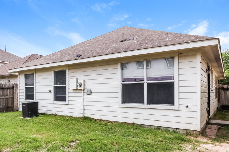 1,975/Mo, 7315 Winter Song Dr Magnolia, TX 77354 Rear View