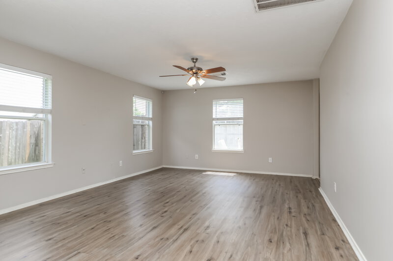 1,785/Mo, 33322 Cottonwood Bnd Magnolia, TX 77354 Living Room View