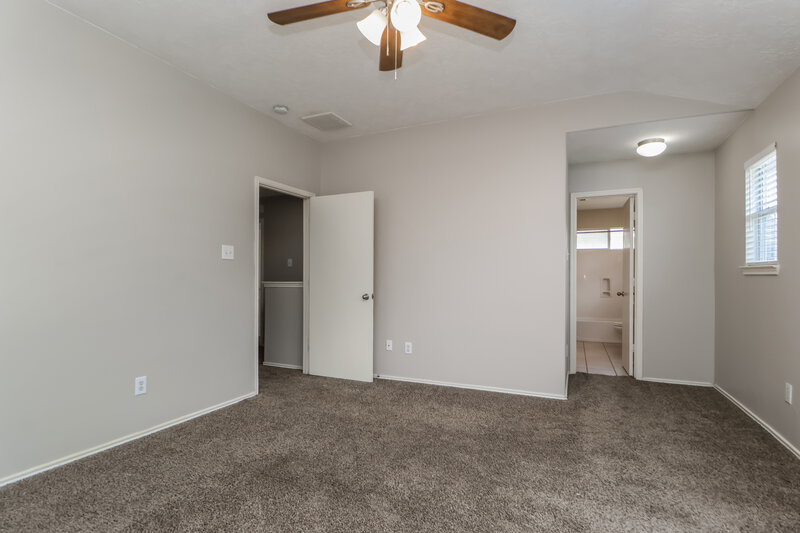 1,785/Mo, 33322 Cottonwood Bnd Magnolia, TX 77354 Main Bedroom View