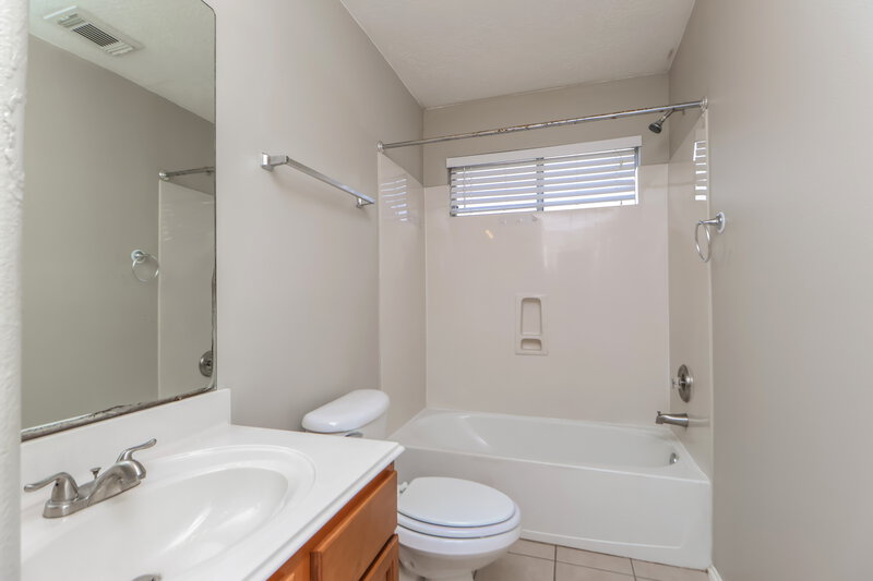 1,785/Mo, 33322 Cottonwood Bnd Magnolia, TX 77354 Bathroom View