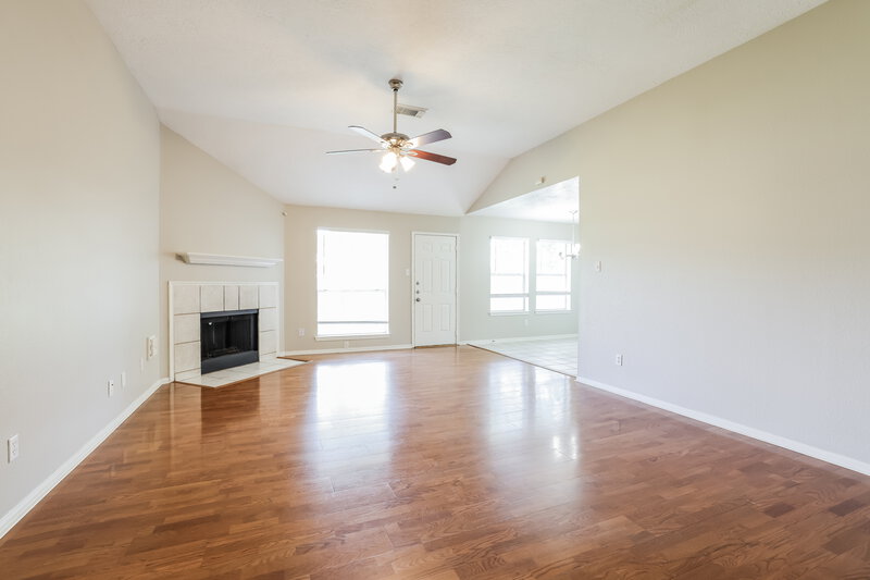 1,825/Mo, 3030 Hummingbird Ln Humble, TX 77396 Living Room View