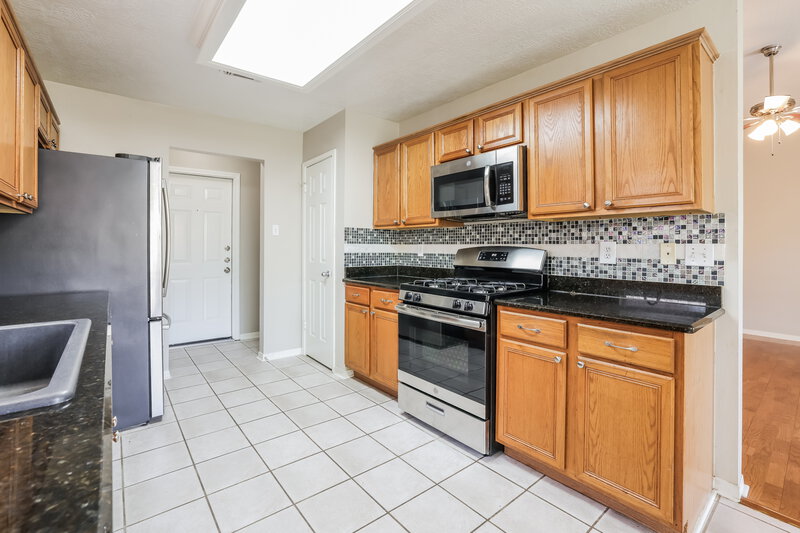 1,825/Mo, 3030 Hummingbird Ln Humble, TX 77396 Kitchen View