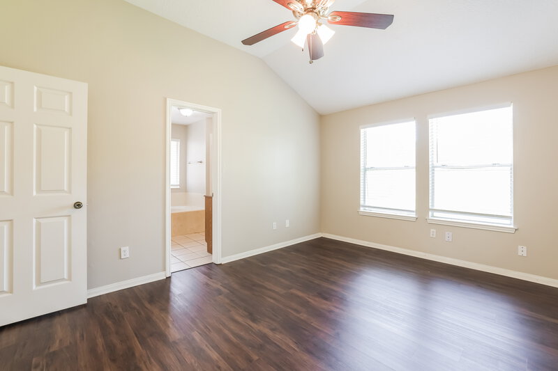 1,825/Mo, 3030 Hummingbird Ln Humble, TX 77396 Main Bedroom View 2