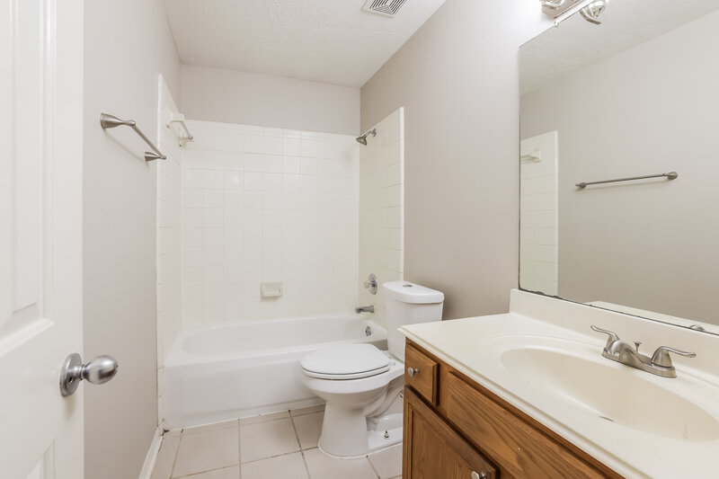 1,825/Mo, 3030 Hummingbird Ln Humble, TX 77396 Bathroom View
