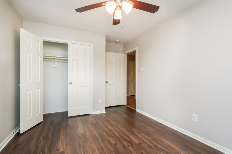 2,250/Mo, 30 Shimmer Pond Pl Conroe, TX 77385 Bedroom View