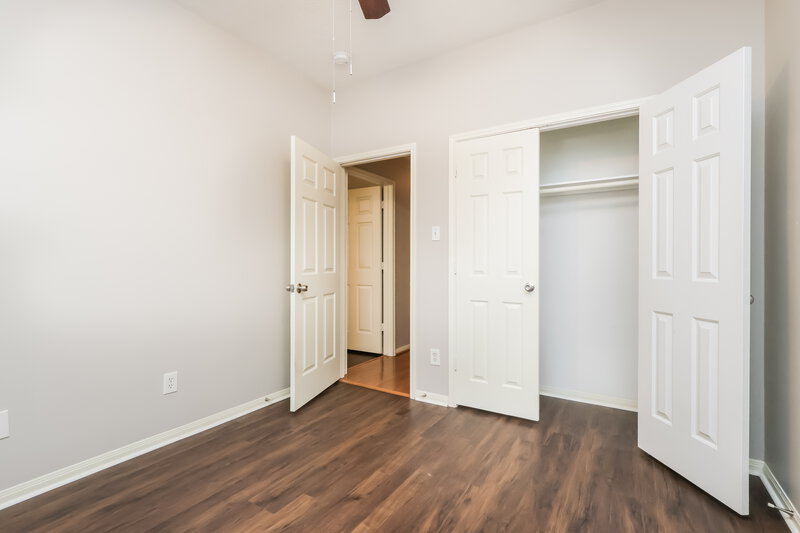 2,250/Mo, 30 Shimmer Pond Pl Conroe, TX 77385 Bedroom View 2