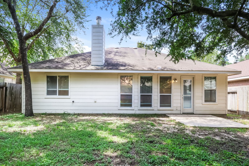 2,250/Mo, 30 Shimmer Pond Pl Conroe, TX 77385 Rear View