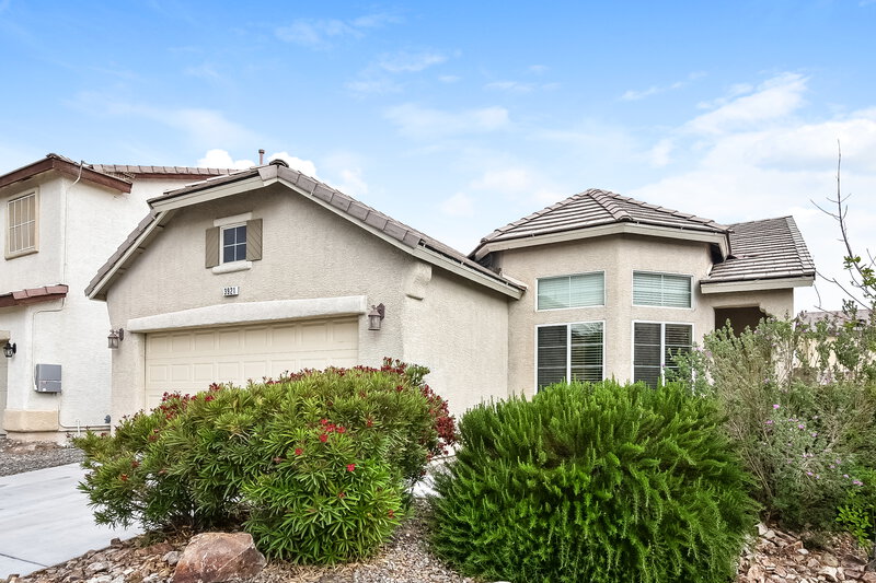 1,950/Mo, 3921 Red Trumpet Ct North Las Vegas, NV 89081 Front View