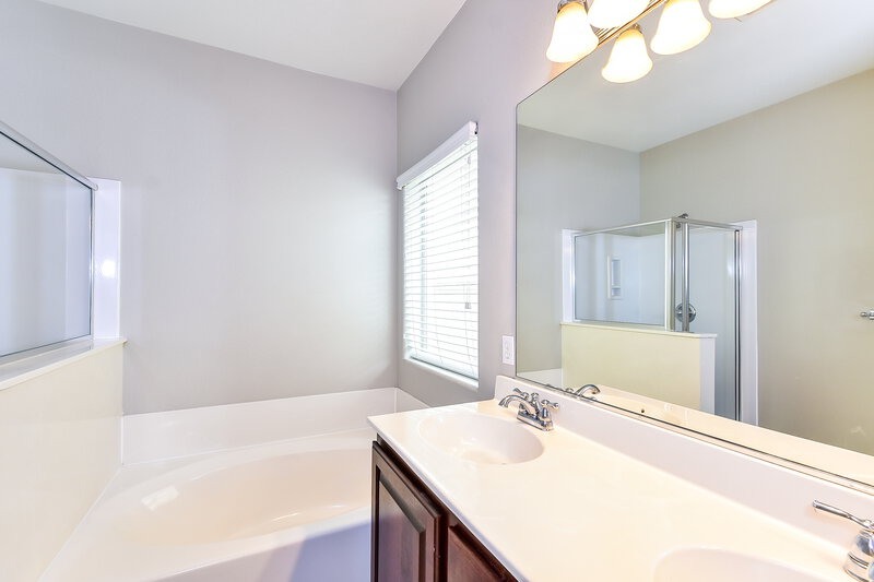 1,950/Mo, 3921 Red Trumpet Ct North Las Vegas, NV 89081 Primary Bedroom View 3