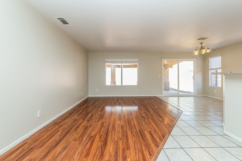 1,935/Mo, 5337 Padero Dr North Las Vegas, NV 89031 Living Room View