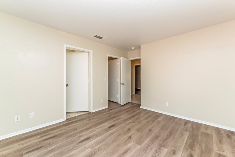 1,935/Mo, 5337 Padero Dr North Las Vegas, NV 89031 Main Bedroom View 2