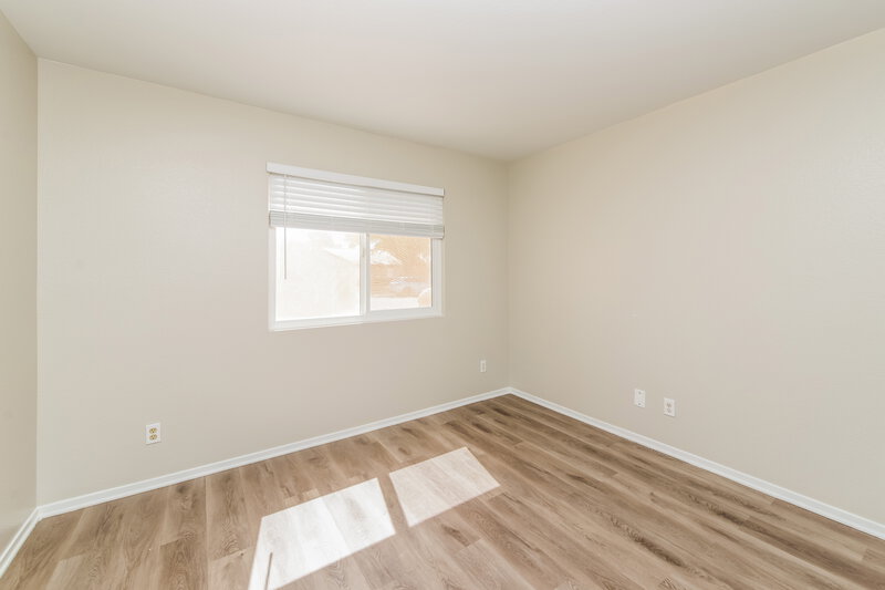 1,935/Mo, 5337 Padero Dr North Las Vegas, NV 89031 Bedroom View