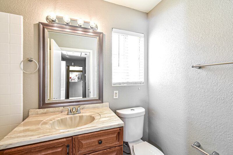 2,090/Mo, 6445 Bubbling Springs Ave Las Vegas, NV 89156 Bathroom View
