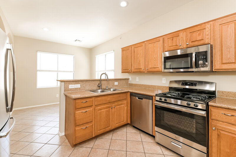 2,090/Mo, 6236 Castle Kennedy St Henderson, NV 89011 Kitchen View 2