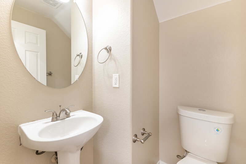 2,090/Mo, 6236 Castle Kennedy St Henderson, NV 89011 Bathroom View 2