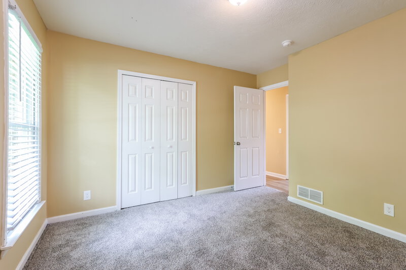 2,005/Mo, 8612 Sardis Way Louisville, KY 40228 Bedroom View 2