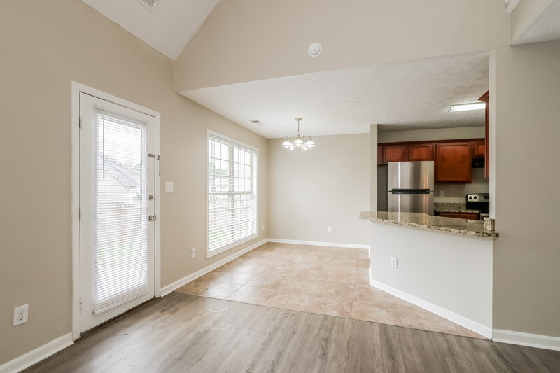 2,275/Mo, 8507 Bucking Trail Ct Louisville, KY 40291 Living Room View