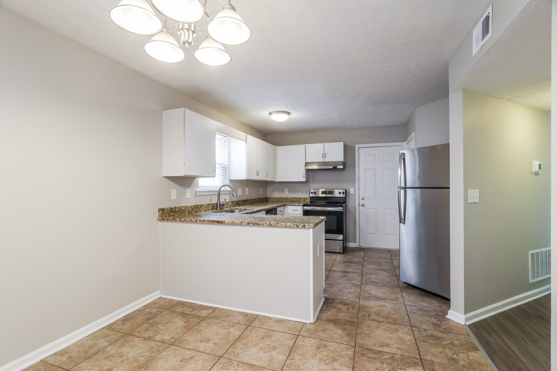 1,890/Mo, 4321 Willow View Blvd Louisville, KY 40299 Dining Room View