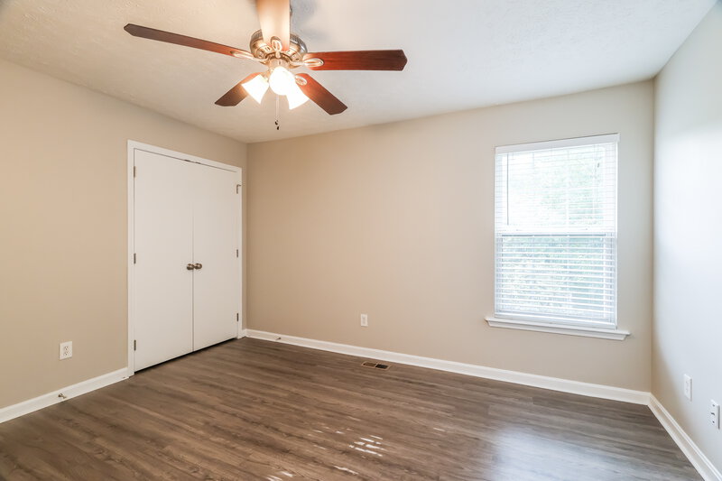 1,890/Mo, 4321 Willow View Blvd Louisville, KY 40299 Bedroom View 2