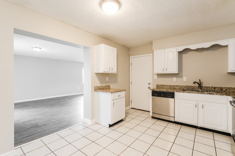 1,925/Mo, 6019 Highgrade Dr Louisville, KY 40291 Kitchen View