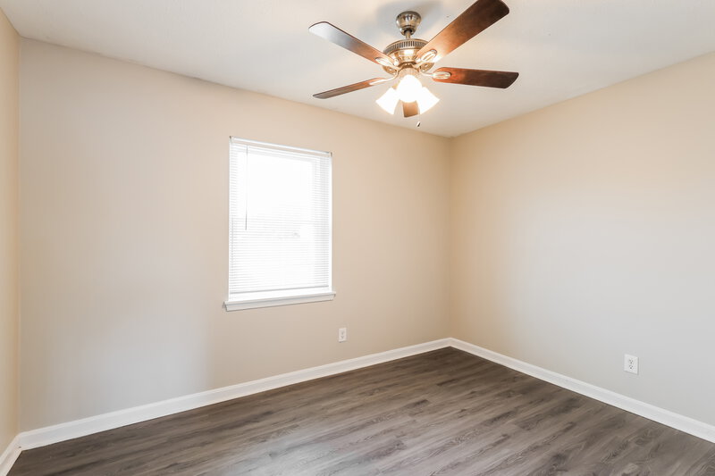 1,925/Mo, 6019 Highgrade Dr Louisville, KY 40291 Main Bedroom View