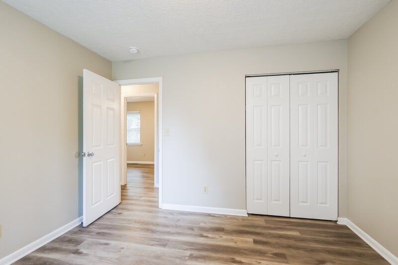 1,665/Mo, 7906 Candleglow Ln Louisville, KY 40214 Bedroom View 2