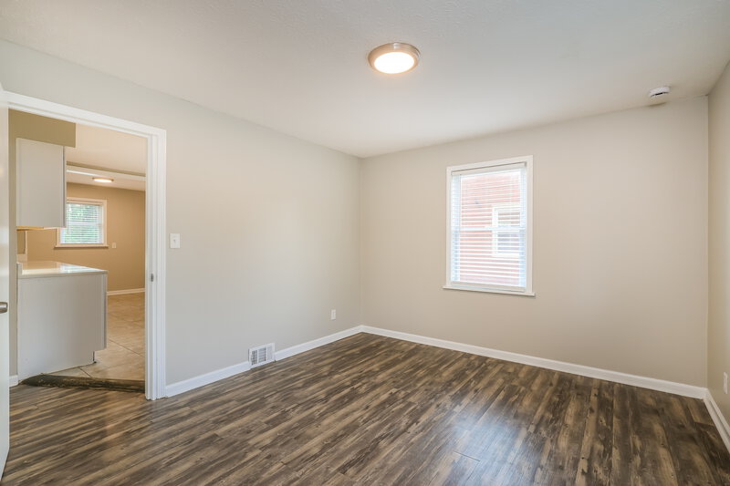 1,600/Mo, 4629 Lor Ann Ave Louisville, KY 40219 Dining Room View