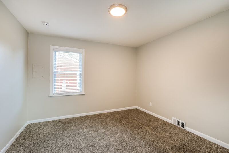 1,600/Mo, 4629 Lor Ann Ave Louisville, KY 40219 Bedroom View 3