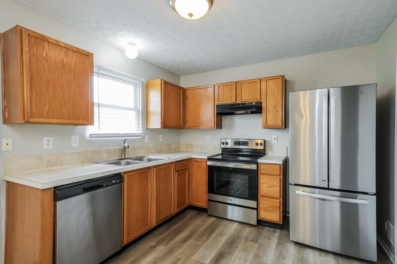 1,815/Mo, 6514 Hunters Creek Blvd Louisville, KY 40258 Kitchen View