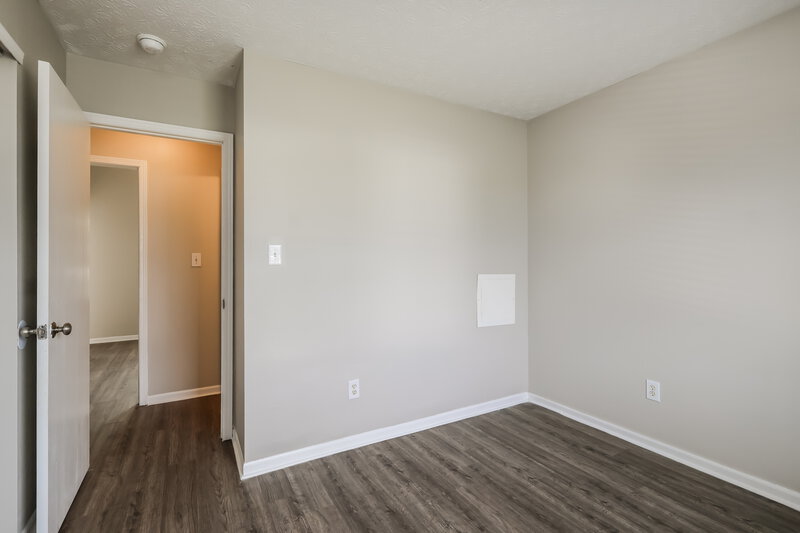 1,815/Mo, 6514 Hunters Creek Blvd Louisville, KY 40258 Bedroom View 2