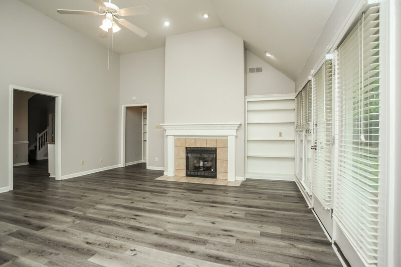 2,165/Mo, 9336 Starcross Ave Cordova, TN 38016 Living Room View 2