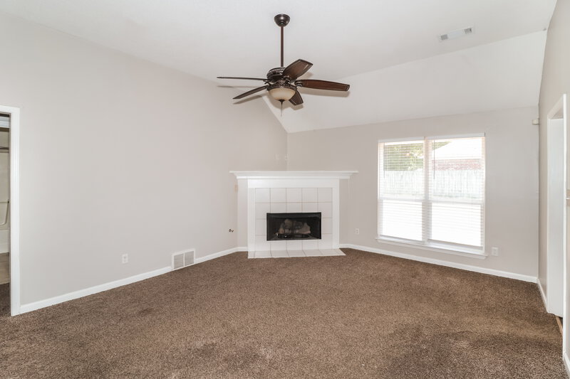 2,055/Mo, 11773 Village Center St Arlington, TN 38002 Living Room View 2