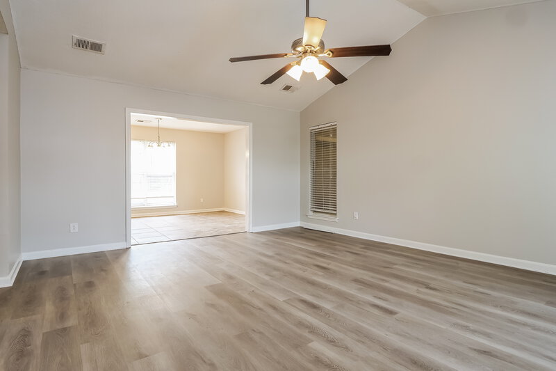 1,525/Mo, 3880 Warrington Dr Horn Lake, MS 38637 Living Room View