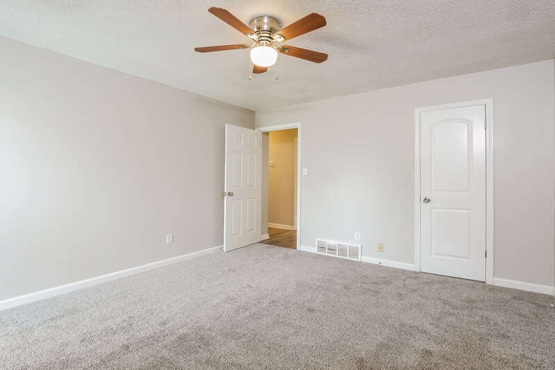 1,525/Mo, 3880 Warrington Dr Horn Lake, MS 38637 Main Bedroom View