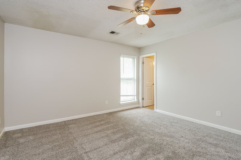 1,525/Mo, 3880 Warrington Dr Horn Lake, MS 38637 Main Bedroom View 2