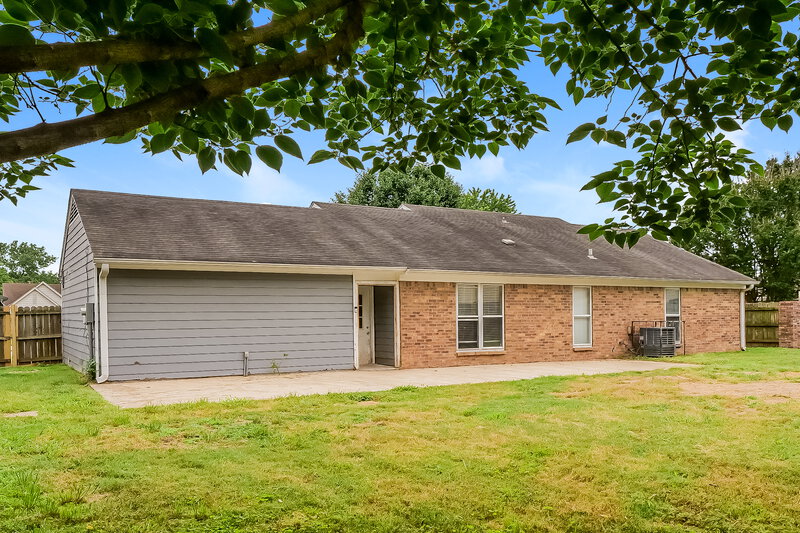 1,525/Mo, 3880 Warrington Dr Horn Lake, MS 38637 Rear View