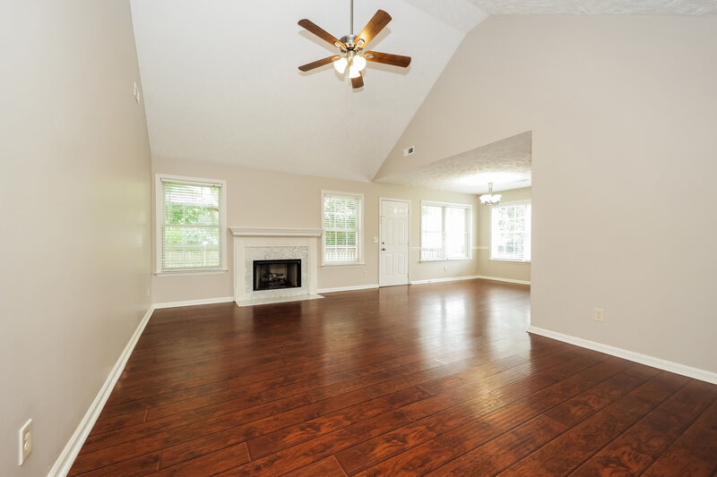 2,355/Mo, 1320 Dodd Trl Murfreesboro, TN 37128 Living Room View 2