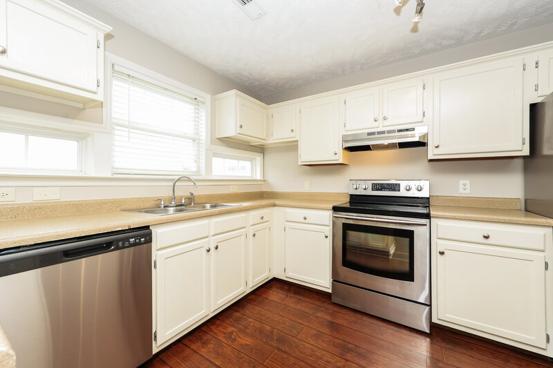 2,355/Mo, 1320 Dodd Trl Murfreesboro, TN 37128 Kitchen View 2