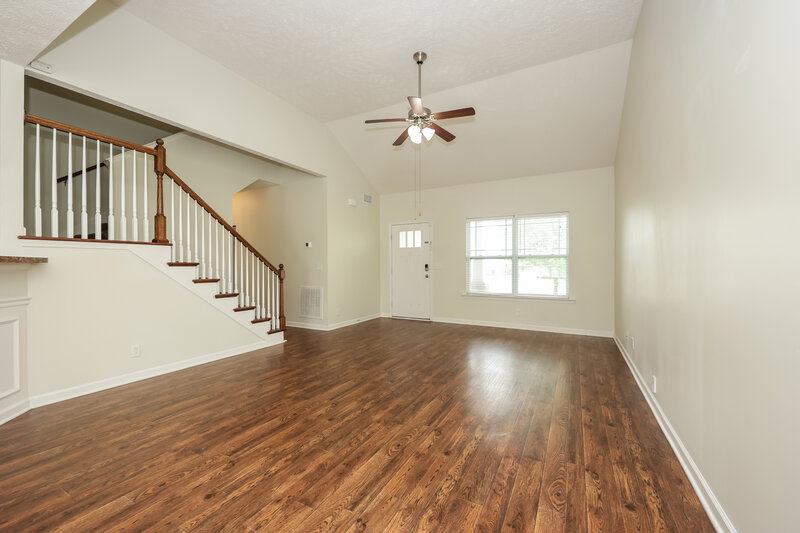 2,470/Mo, 3524 Oval Hesson Ln Murfreesboro, TN 37128 Living Room View 2